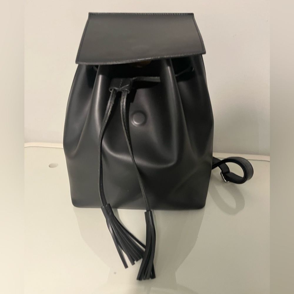L.Credi Black Leather Backpack